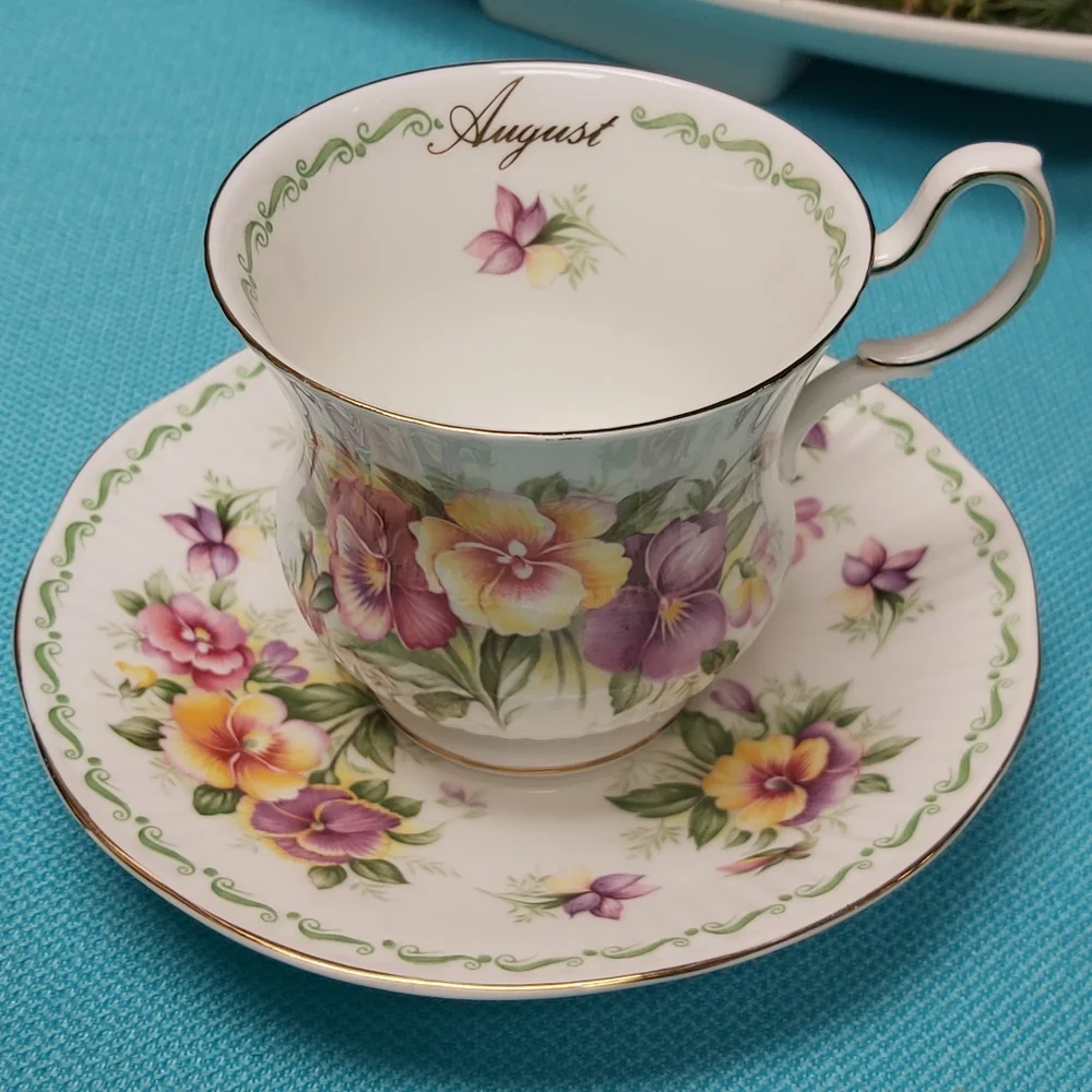 🫖 August Pansy Birthday Tea Cup & Saucer - Picture 2 of 11